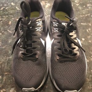 Nike Zoom Structure 21